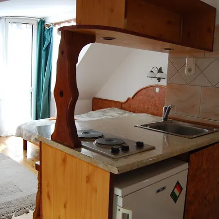 Apartmanhotel Paár Szieszta 3*