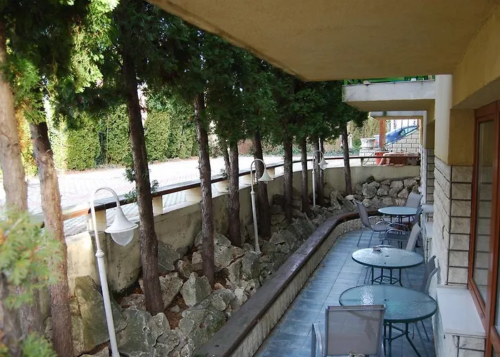 Paár Szieszta Hotel apartamentowy